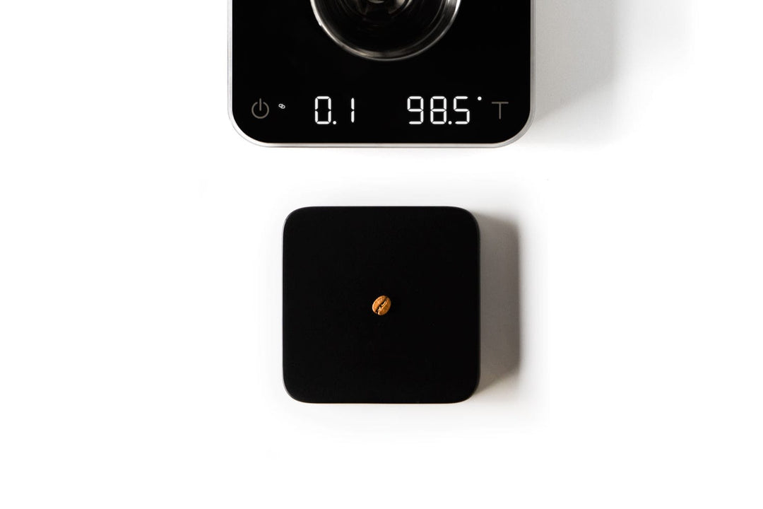 Acaia Umbra Lunar sharing its weight reading with a paired Acaia scale via Magic Relay