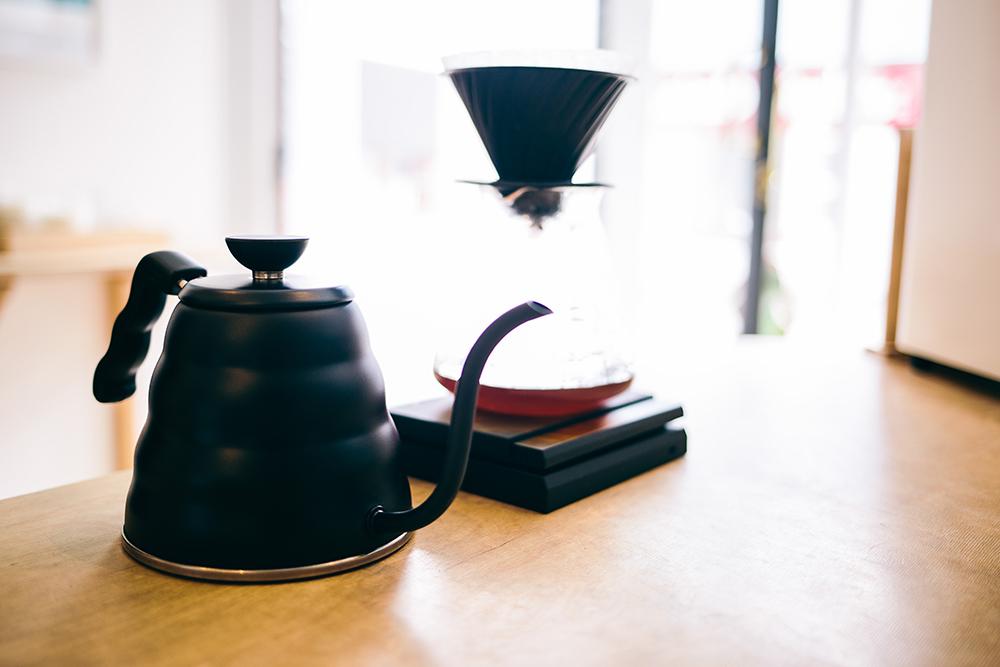 Hario V60 Buono Drip Kettle - Matte Black 1.2L by the coffee beautiful coffee company uk london surrey