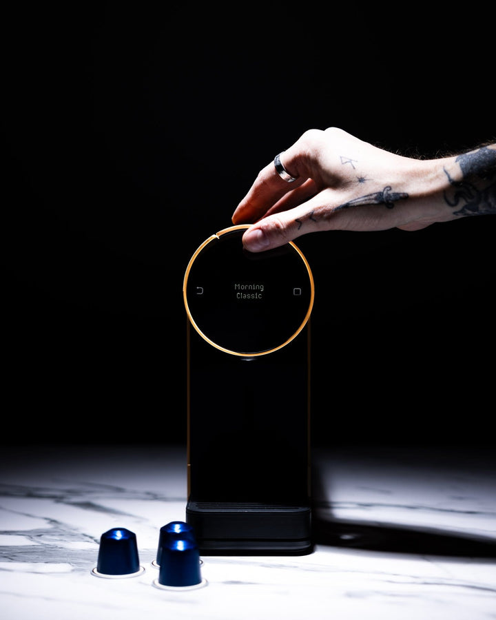 Morning Mini — Carbon, close-up of the capsule interface